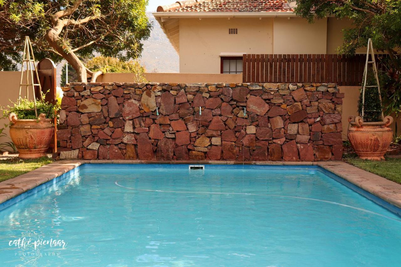 A Tuscan Villa Guest House Fish Hoek Zewnętrze zdjęcie
